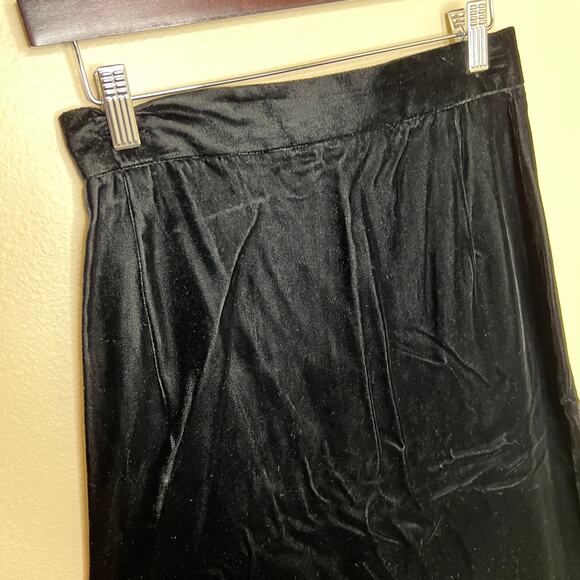 Kips Bay Black Velvet Pencil Skirt 10 - Picture 2 of 8